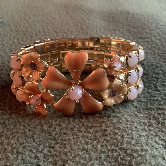 Gorgeous gold, pink and peach necklace, earring and bracelet set. - Picture 5 of 8